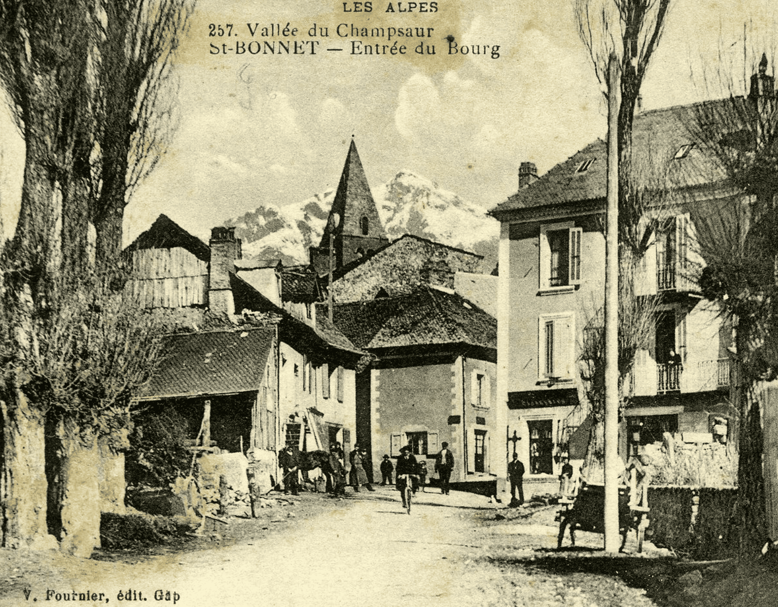 Entrée du Bourg — vue ancienne